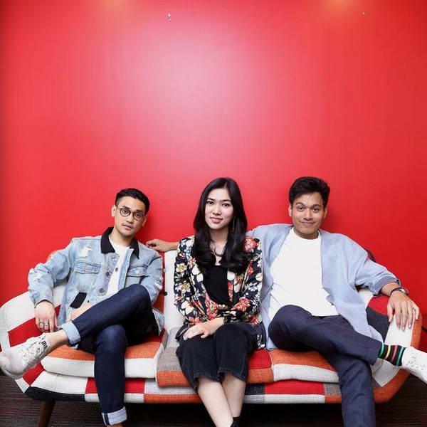 Afgan With Isyana Sarasvati & Rendy Pandugo